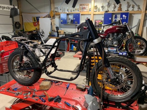 Motor Revision Kawasaki Z 750 B Twin